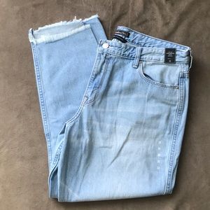 NWT Abercrombie High Rise Girlfriend Jean